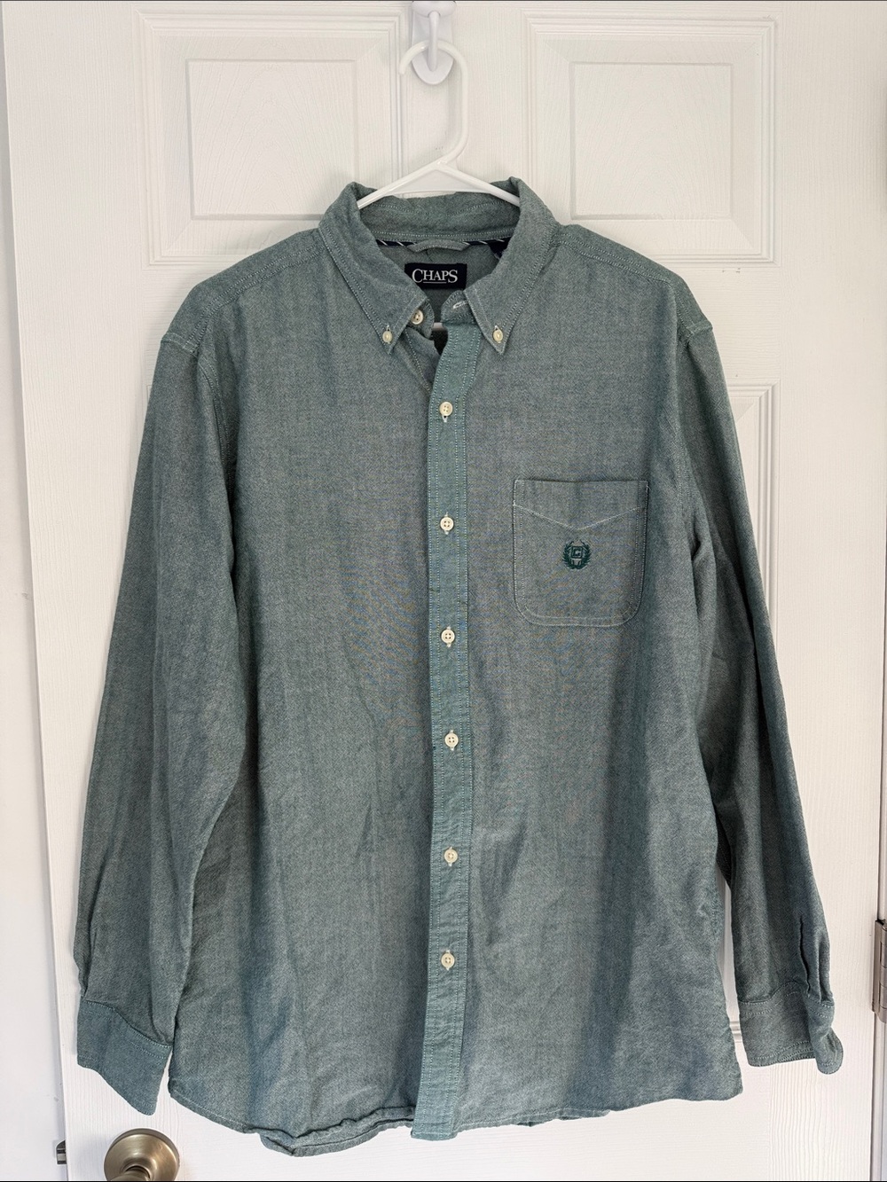 Chaps Men’s Heathered Green Long Sleeve Button Down Shirt